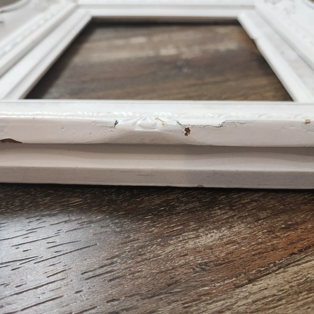 VINTAGE 8 X 10 WOOD SHABBY CHIC ORNATE FRAME MADE IN TAIWAN